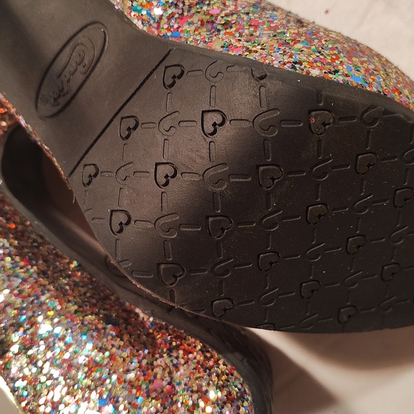 Women's Size 8 And 1/2 Candies Brand High Heeled Shoes - Picture 4 of 4